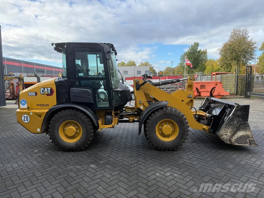 CAT 906 | With pallet forks | With Folding bucket | 35 Rataslaadurid