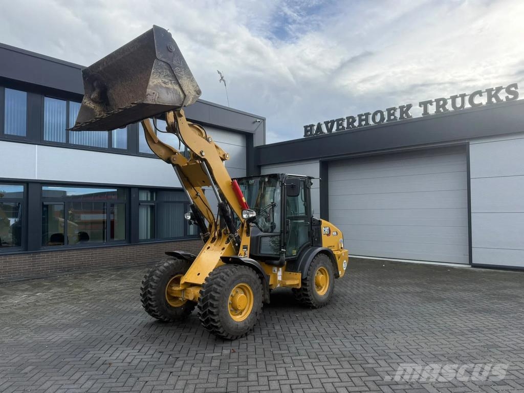 CAT 906 | With pallet forks | With Folding bucket | 35 Rataslaadurid