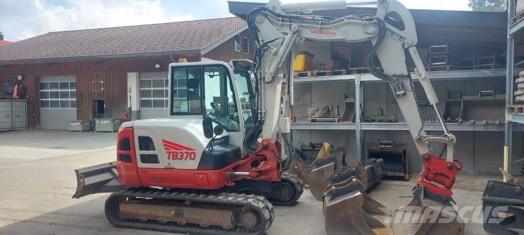 Takeuchi TB 370 Midi bagri 7t – 12t