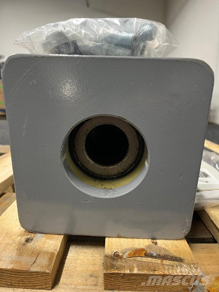 Epiroc EC 40 T hydraulic breaker Hydraulhammare