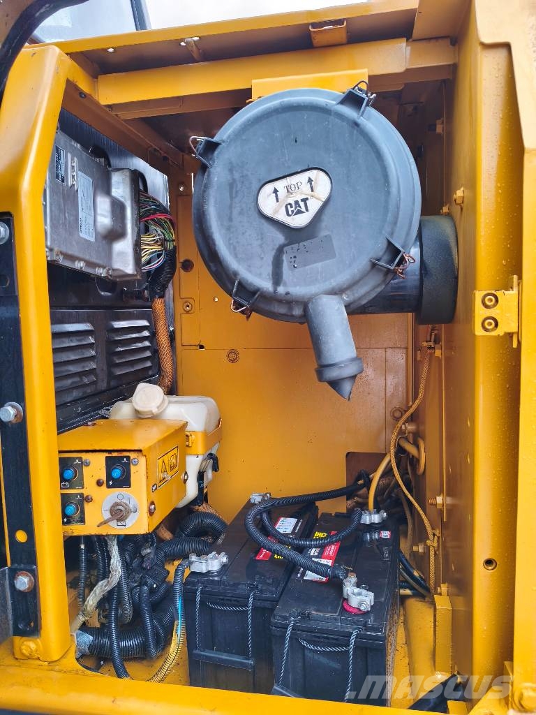 CAT 320 D 履带挖掘机