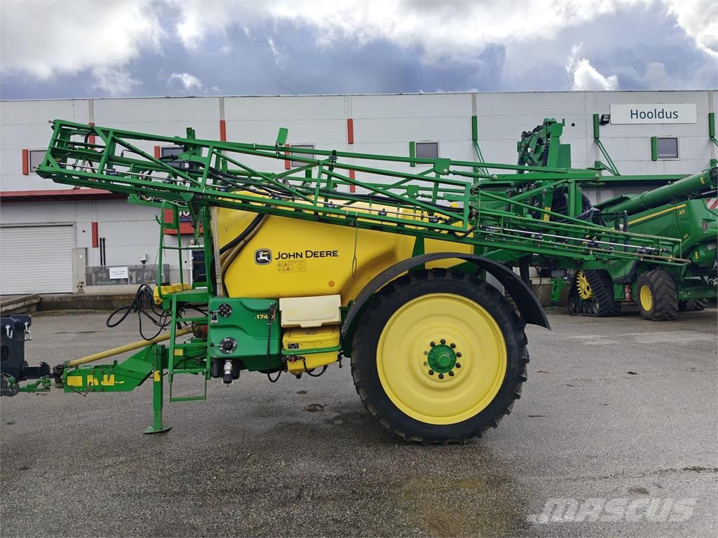 John Deere M740i Vučene prskalice