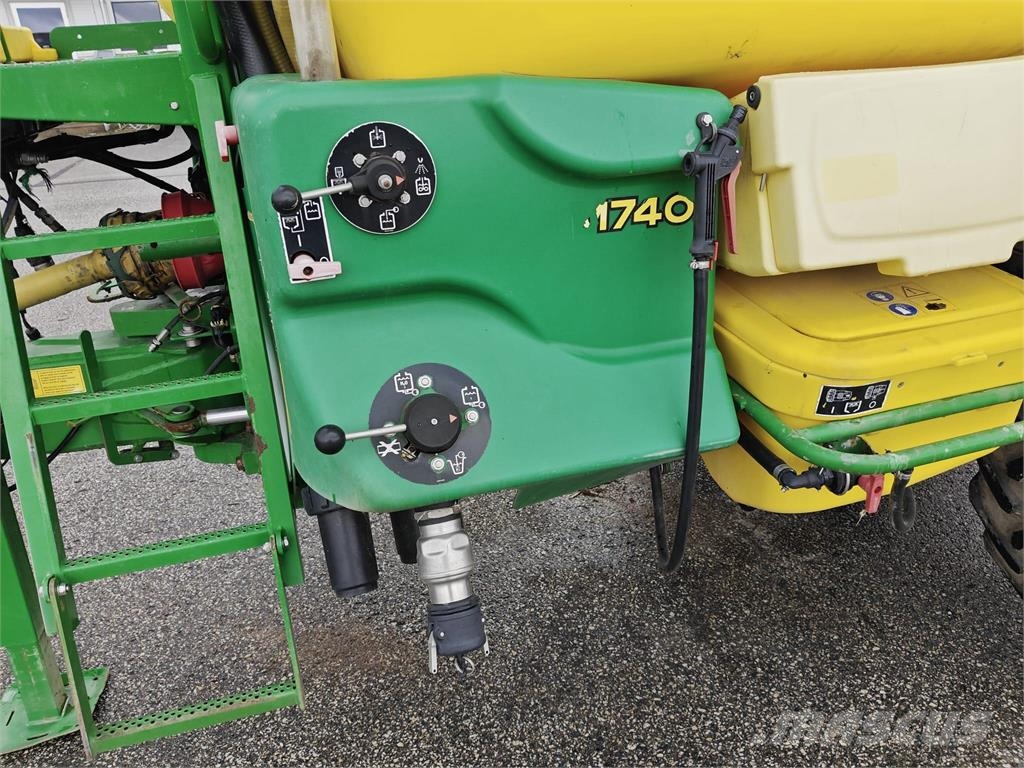John Deere M740i Vučene prskalice