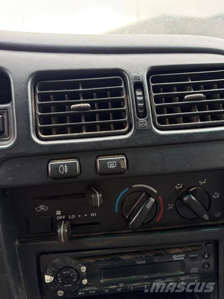 Toyota Hilux SUV - 4x4 4WD - Manual Gearbox - Power Steer Todoterrenos