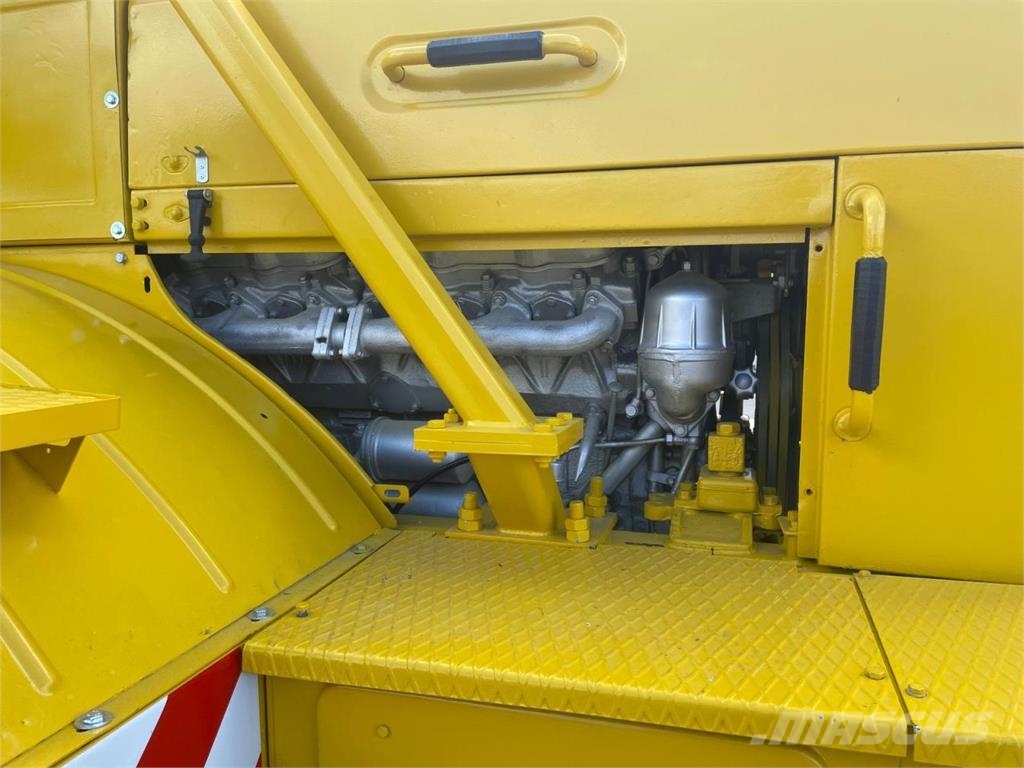 Kirovets K 701 V12 Traktoren