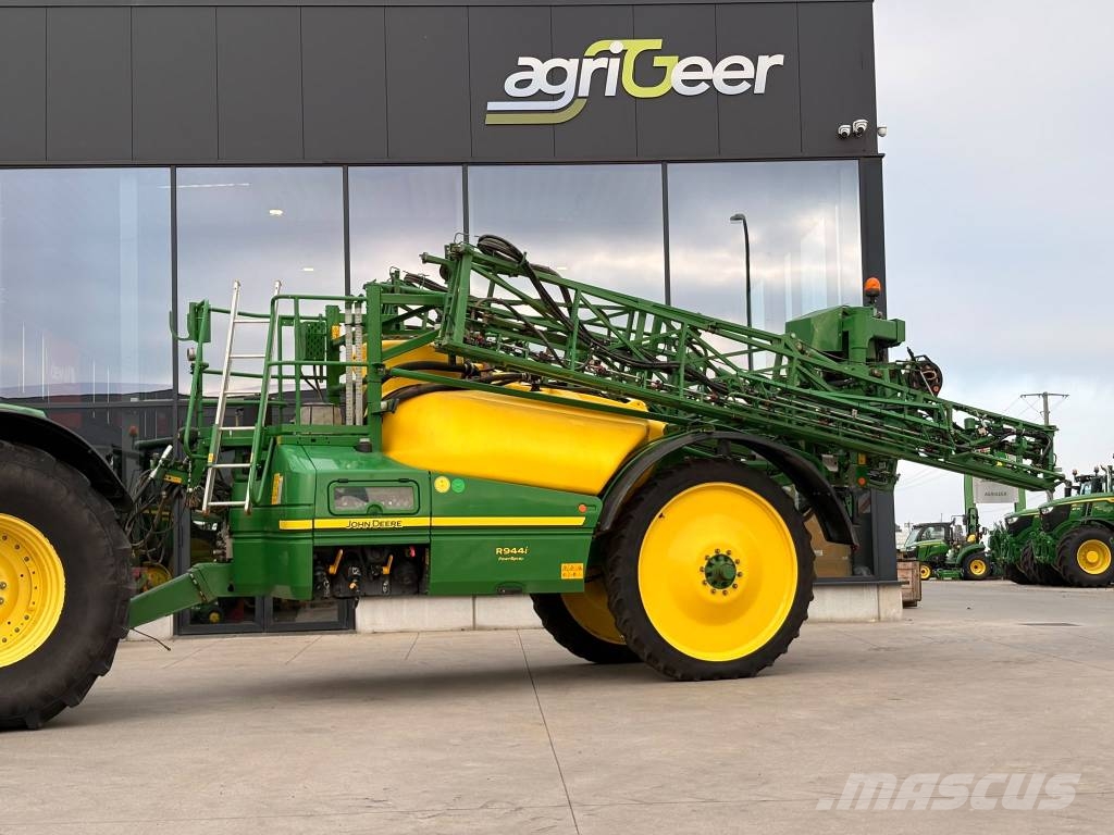 John Deere R944I Vlečne škropilnice