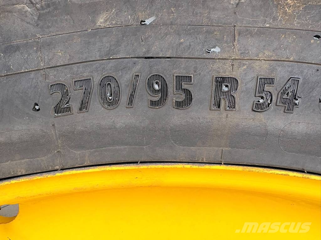 John Deere R944I Vlečne škropilnice
