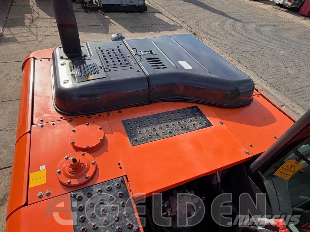 Hitachi ZX210 - 5B Rupsgraafmachines