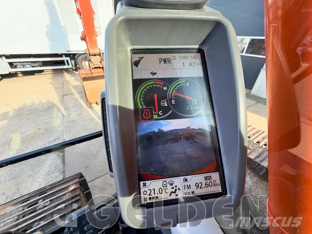 Hitachi ZX210 - 5B Rupsgraafmachines