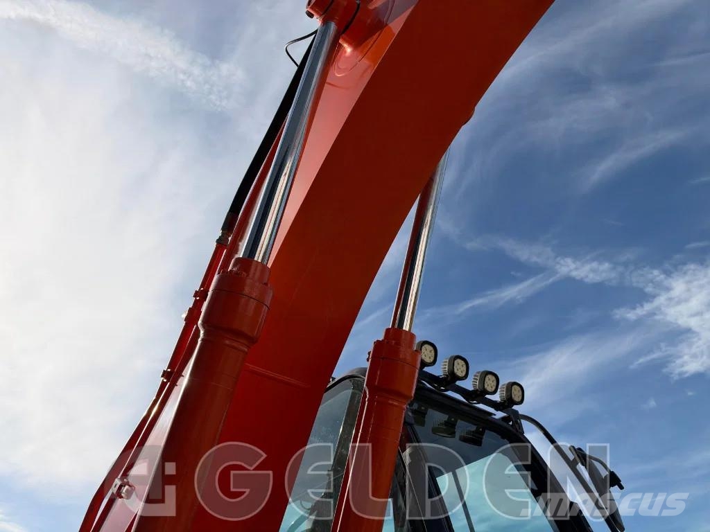 Hitachi ZX210 - 5B Rupsgraafmachines