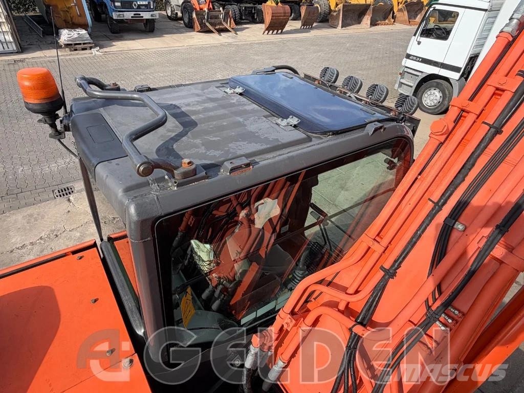 Hitachi ZX210 - 5B Rupsgraafmachines