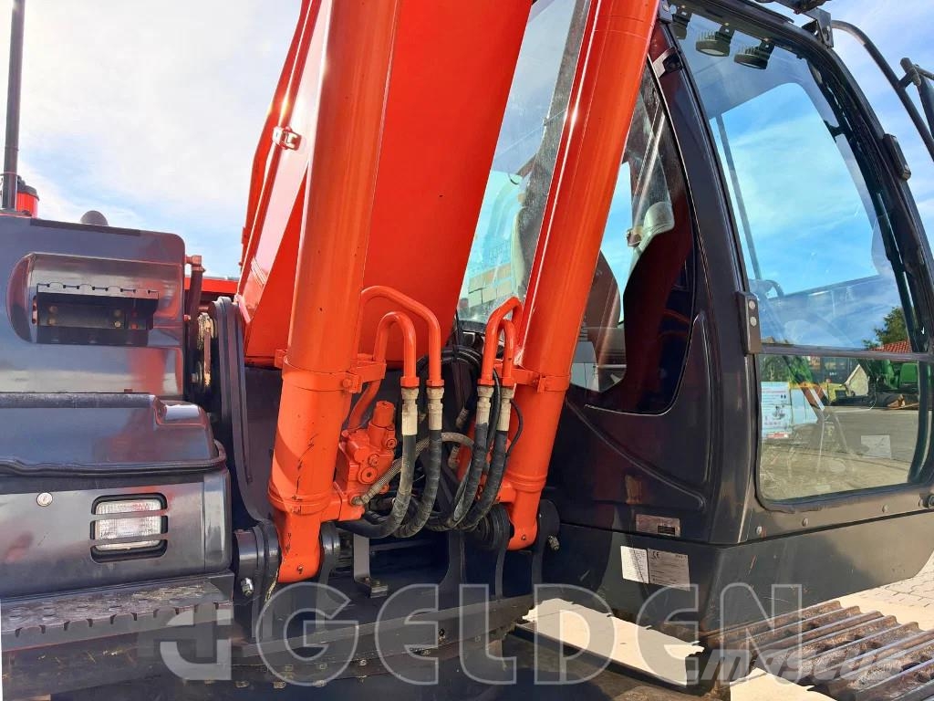 Hitachi ZX210 - 5B Rupsgraafmachines