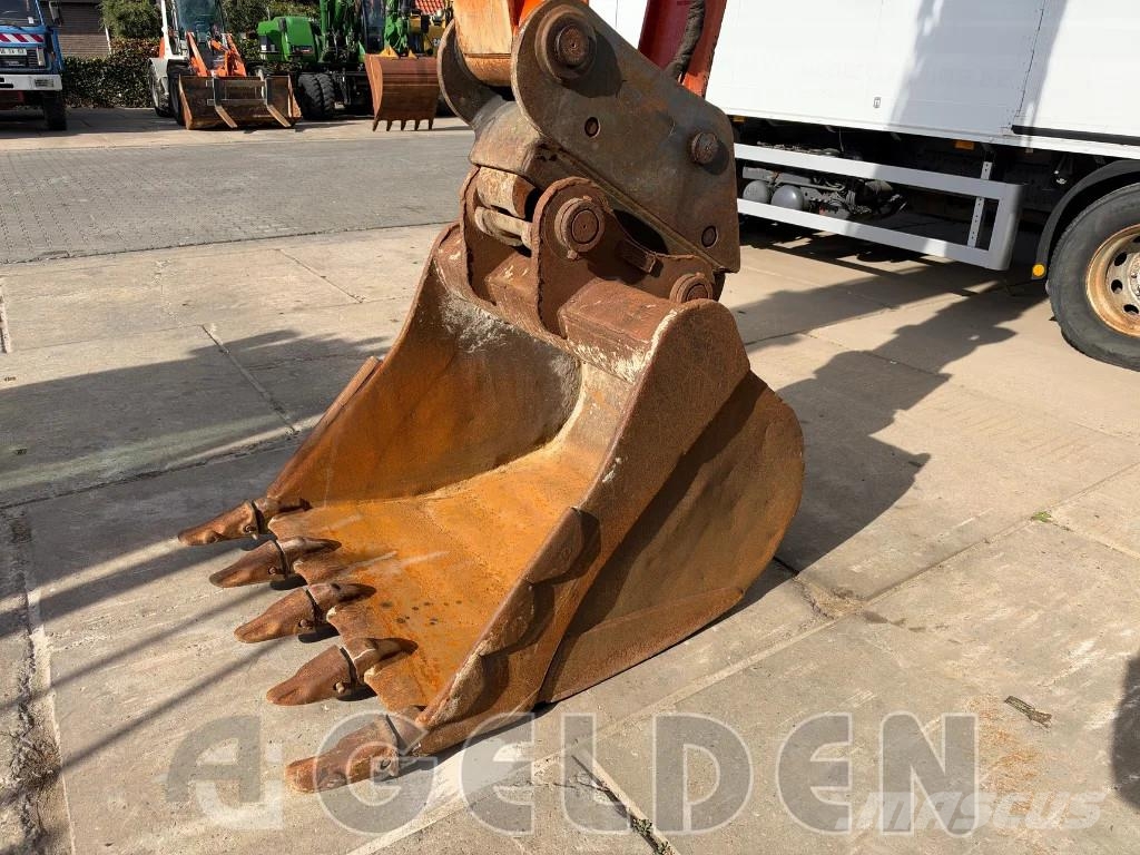 Hitachi ZX210 - 5B Rupsgraafmachines