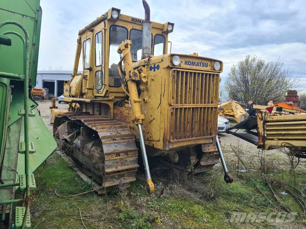 Komatsu D 85-18 Vikšriniai buldozeriai