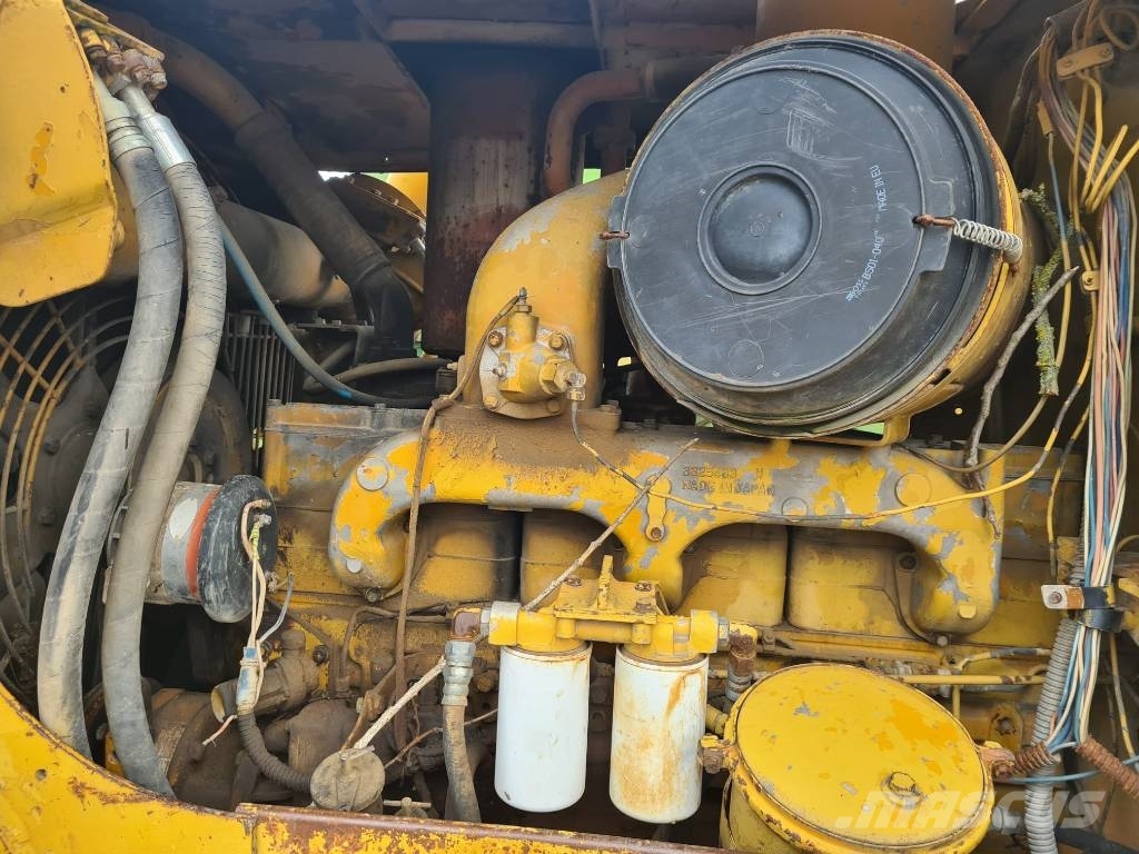Komatsu D 85-18 Vikšriniai buldozeriai