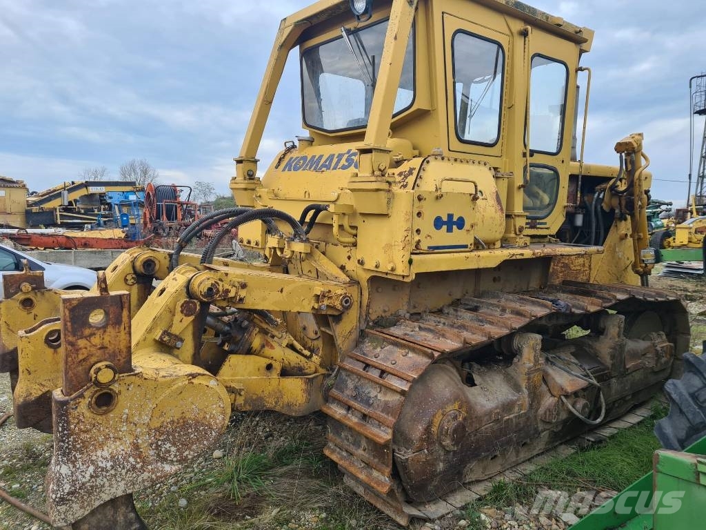 Komatsu D 85-18 Vikšriniai buldozeriai
