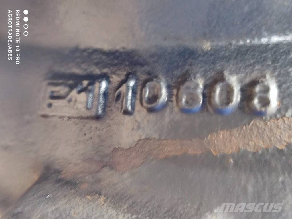 Steering knuckle 12635 Hub 10608 Deutz Fahr 215 Ag 轴