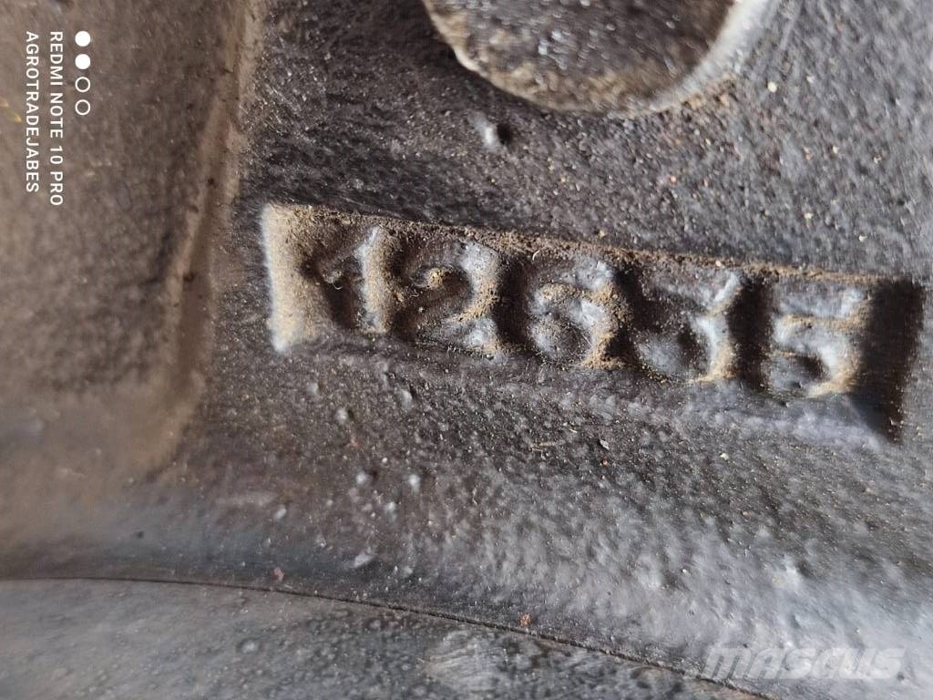 Steering knuckle 12635 Hub 10608 Deutz Fahr 215 Ag 轴