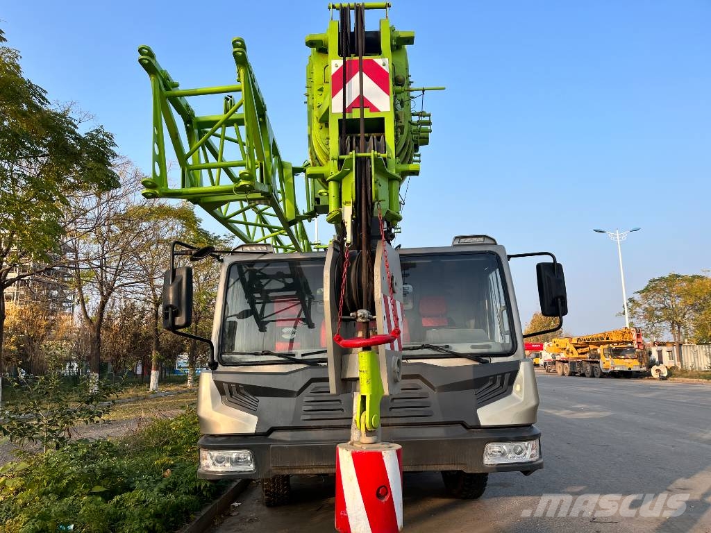 Zoomlion ZTC251V Univerzální terénní jeřáby