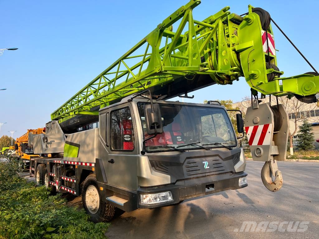 Zoomlion ZTC251V Univerzální terénní jeřáby