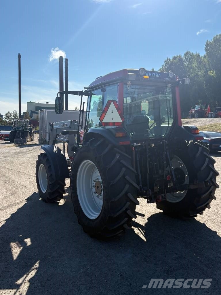 Valtra A 72 Traktory