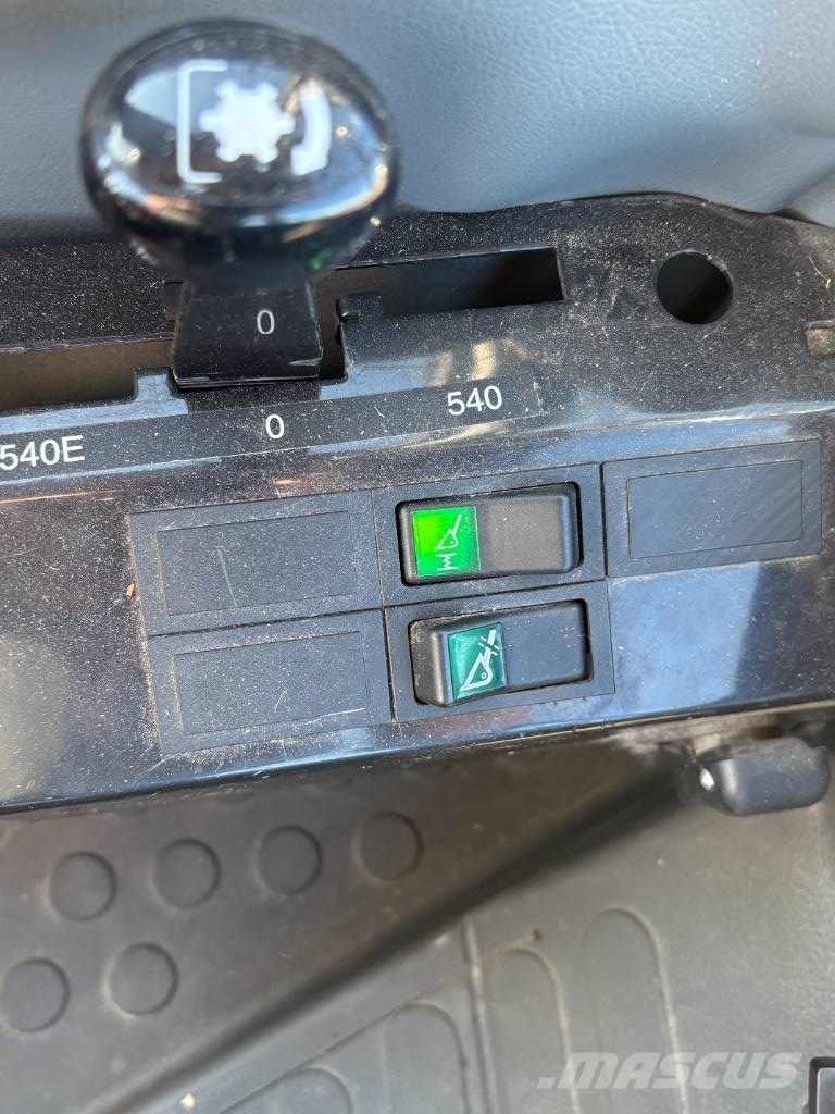 Valtra A 72 Traktory