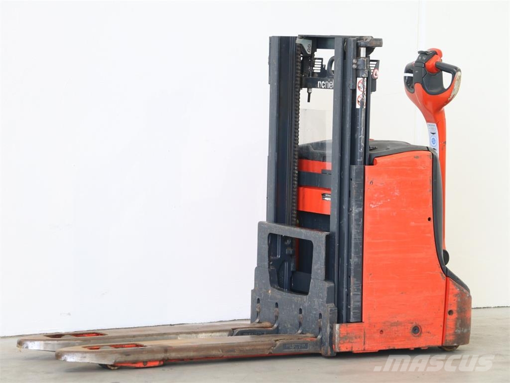 Linde D08/1160-01 Apiladores eléctricos