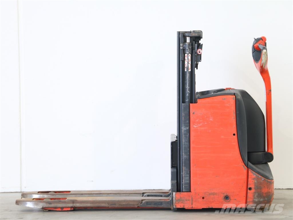 Linde D08/1160-01 Apiladores eléctricos