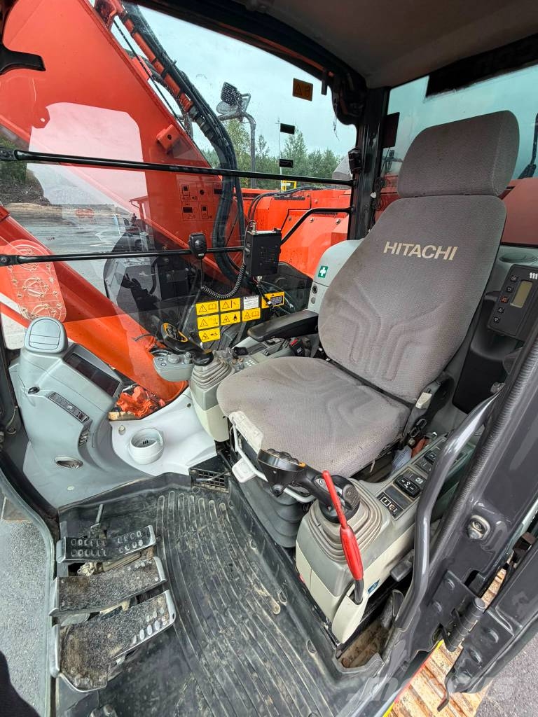 Hitachi ZX 225 US LC-5 Верижен екскаватор