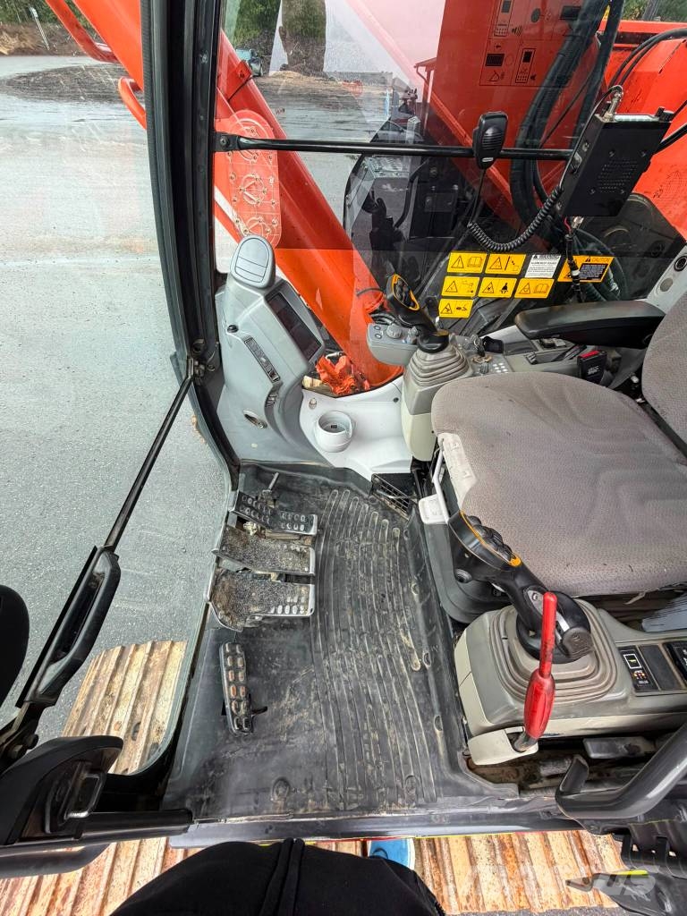 Hitachi ZX 225 US LC-5 Верижен екскаватор