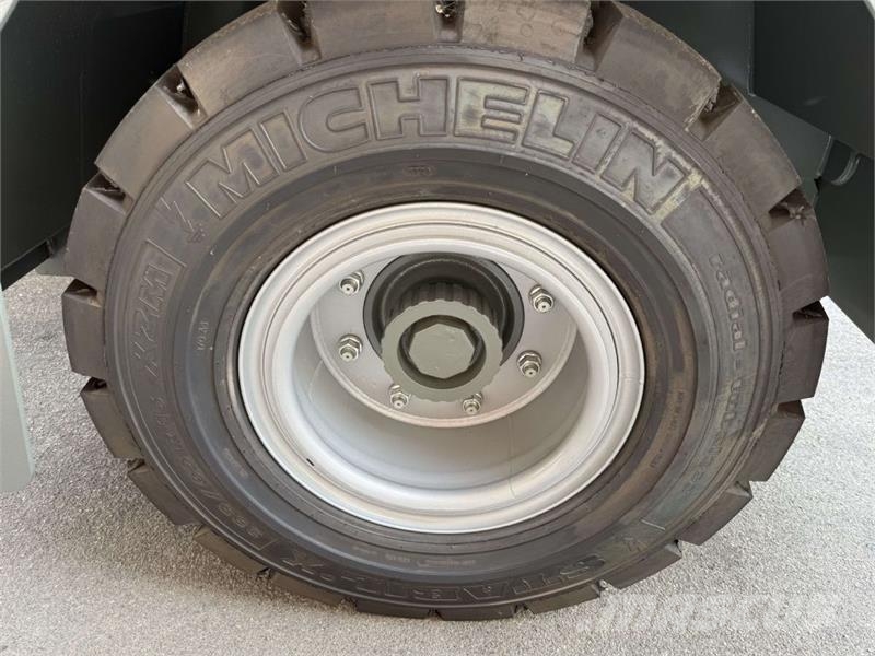 Baumann EGX 70/14/63 TR (M22) لوادر جانبية