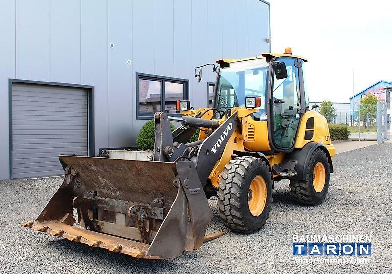 Volvo L25F * Klappschaufel + Palettengabel Фронтальные погрузчики