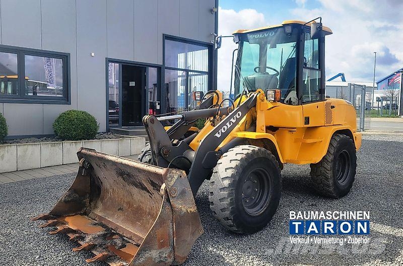 Volvo L30G (wie 1150 L35 TL100 906) Incarcator pe pneuri