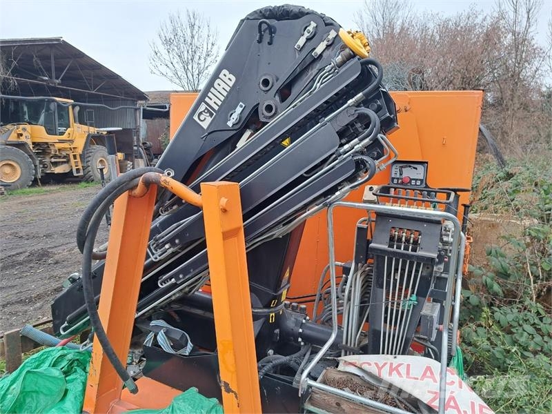 Hiab 122 E-S 3 Duo Mostové a portálové jeřáby