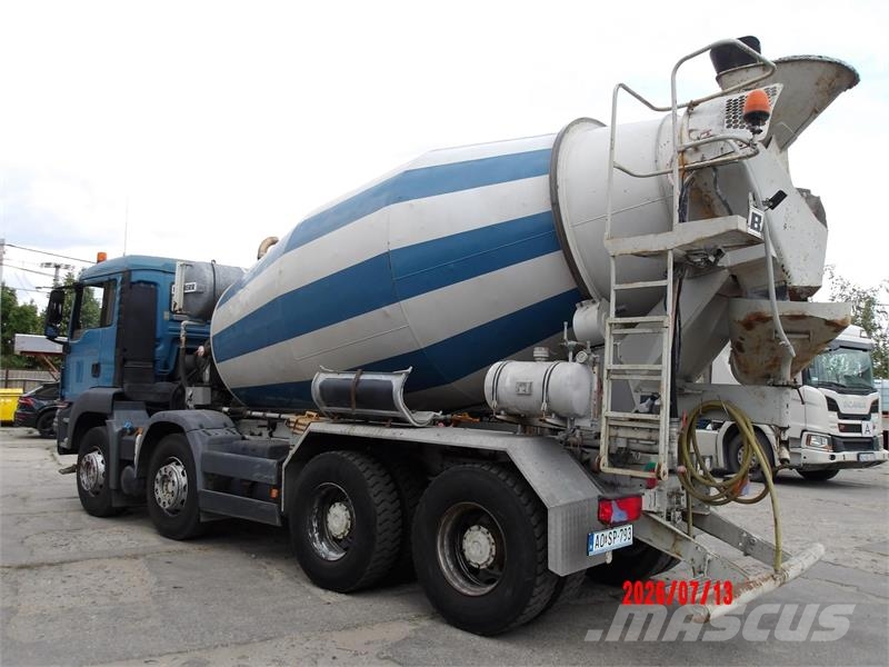 MAN TGS 32.360 8x4 Euro.5 Liebherr 9 m3 Betonmixers en pompen