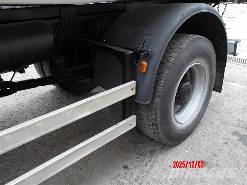 Mercedes-Benz Atego 1823 4x4 Billencs Caminhões basculantes