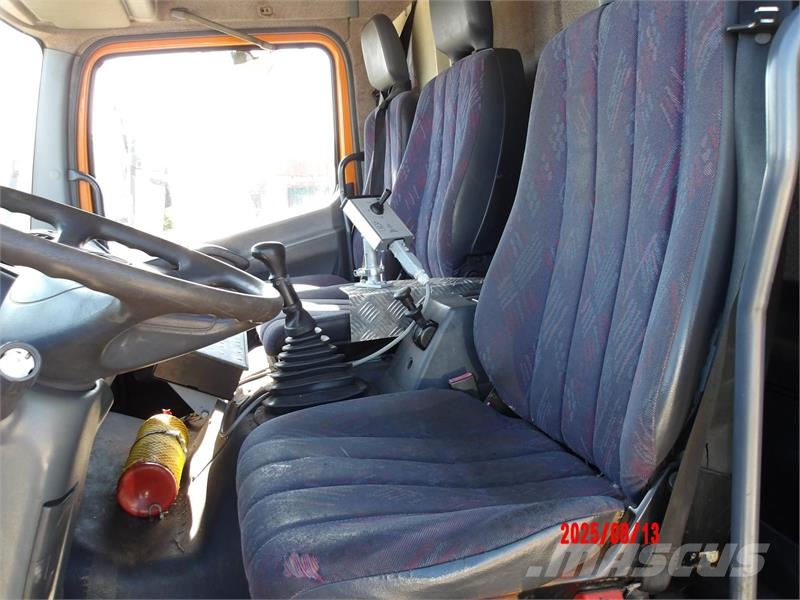 Mercedes-Benz Atego 1823 4x4 Billencs Caminhões basculantes