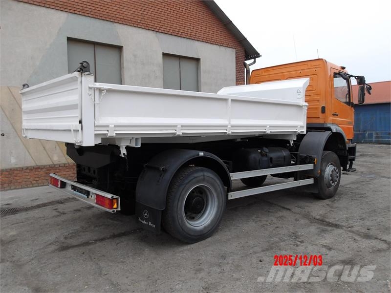 Mercedes-Benz Atego 1823 4x4 Billencs Caminhões basculantes