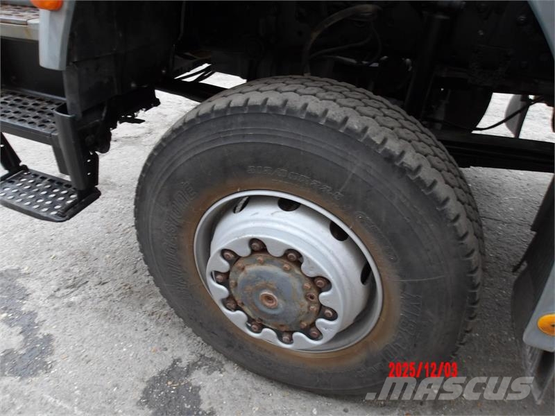 Mercedes-Benz Atego 1823 4x4 Billencs Caminhões basculantes