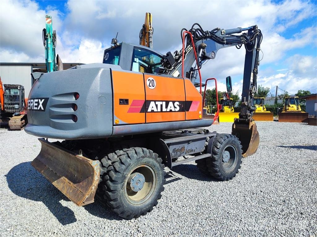 Atlas Copco TW160 Gumikerekes kotrók