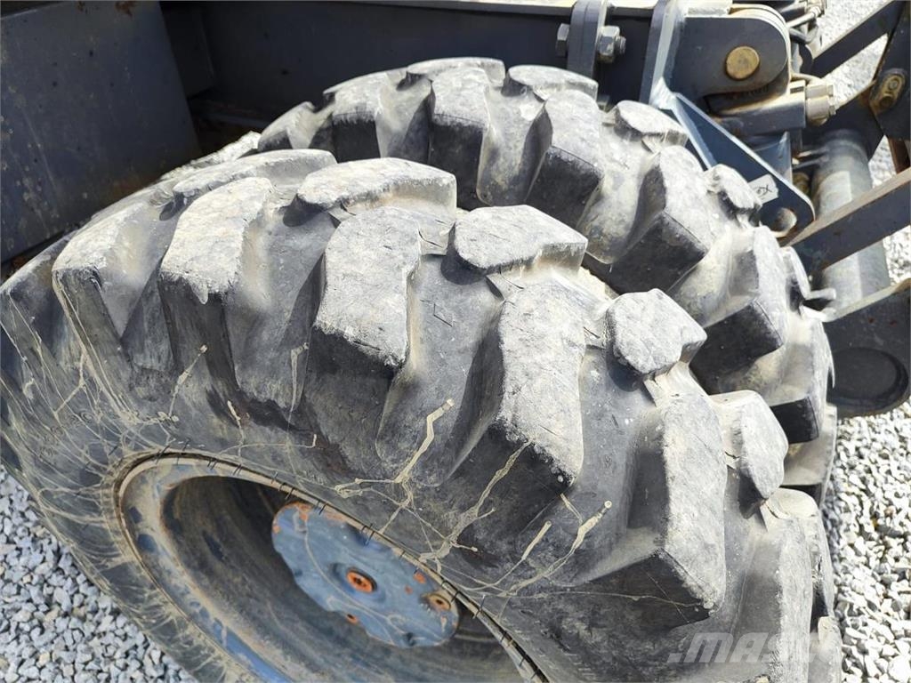 Atlas Copco TW160 Gumikerekes kotrók