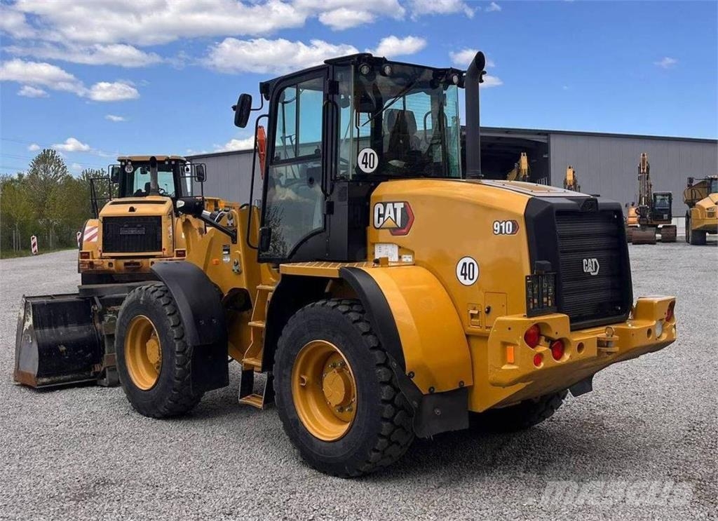 CAT 910 Kolesové nakladače
