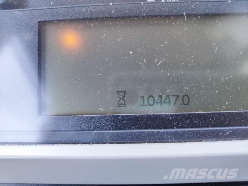CAT 966M XE Pale gommate