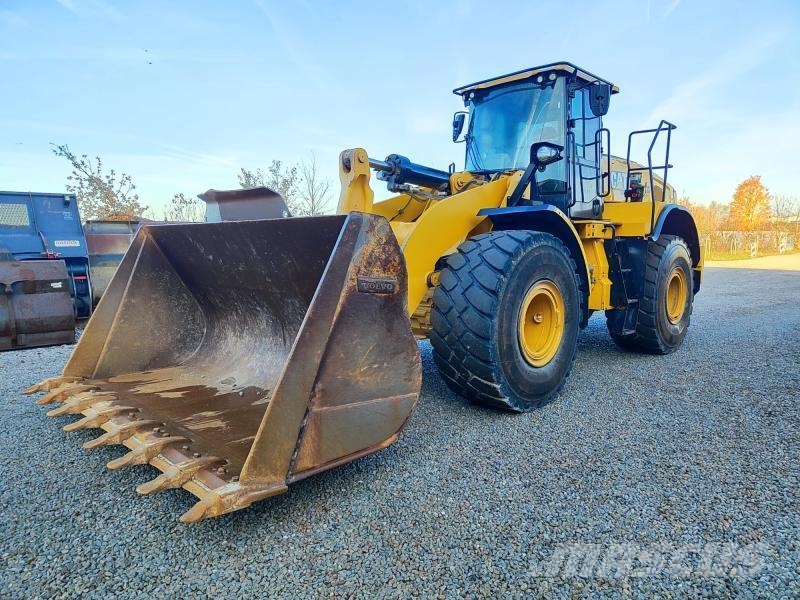 CAT 966M XE Pale gommate