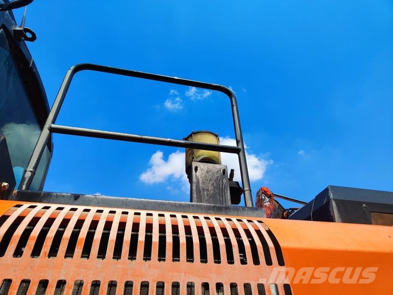 Hitachi KTC390-6 Escavatori cingolati