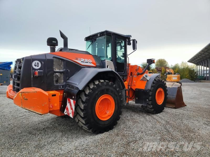 Hitachi ZW220-6 لوادر بعجل