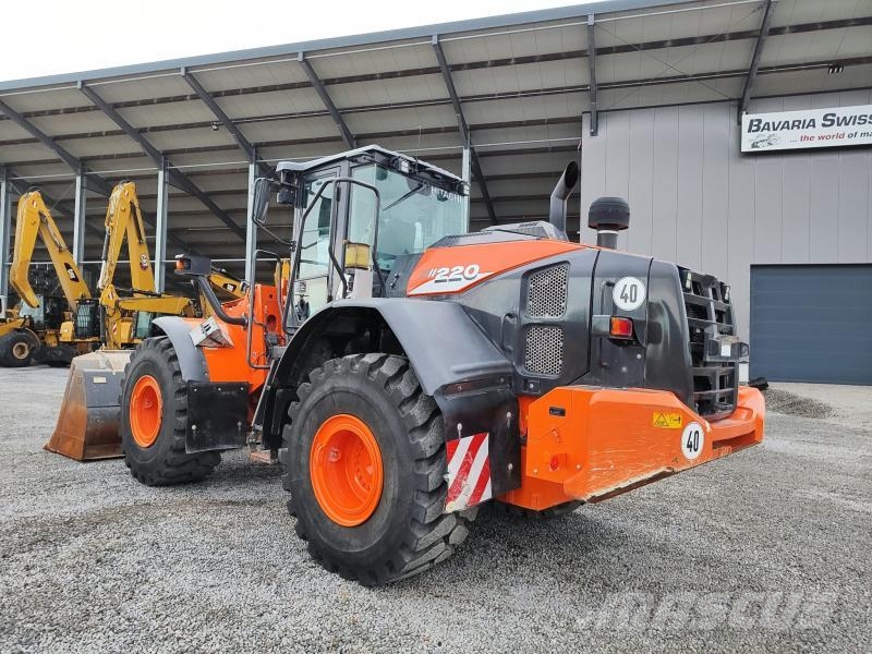 Hitachi ZW220-6 لوادر بعجل
