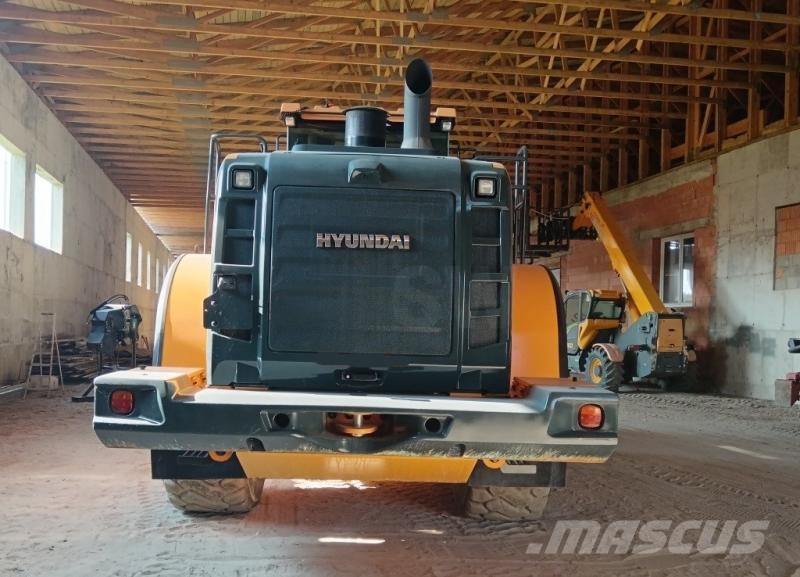 Hyundai HL975 Iekrāvēji uz riteņiem