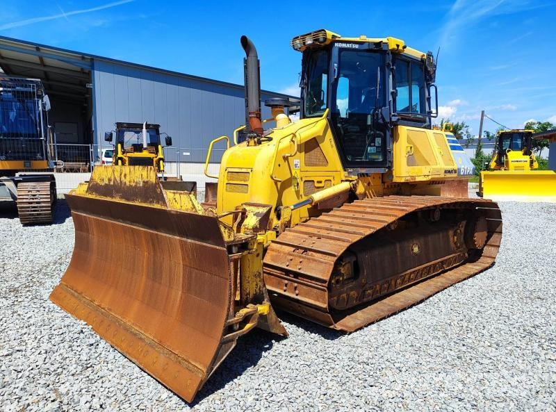 Komatsu D61PX-23 Dozers - Tratores rastos