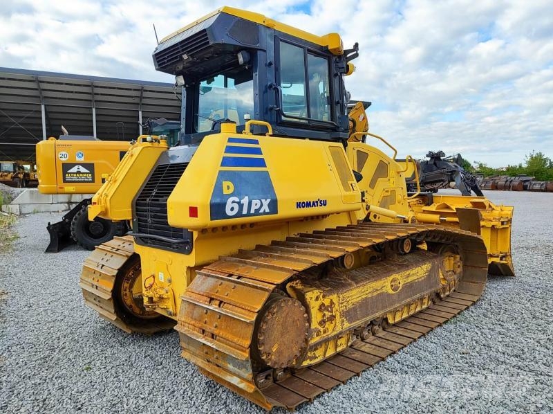 Komatsu D61PX-24 بلدوزرات مجنزرة